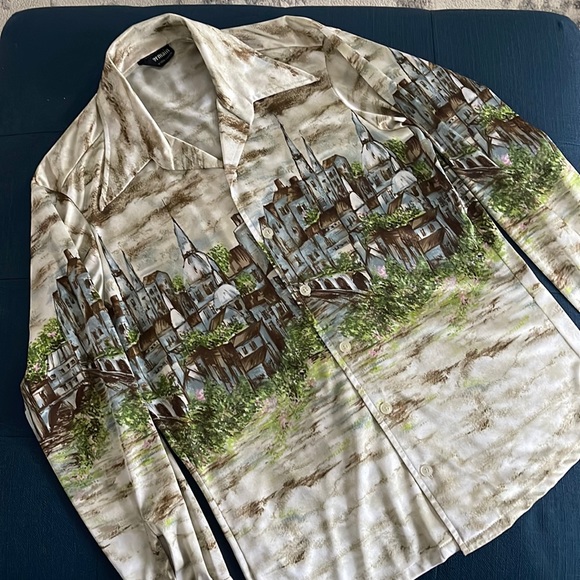 st germain Other - Vintage St Germain shirt with European city scape design  Rare Find⭐️